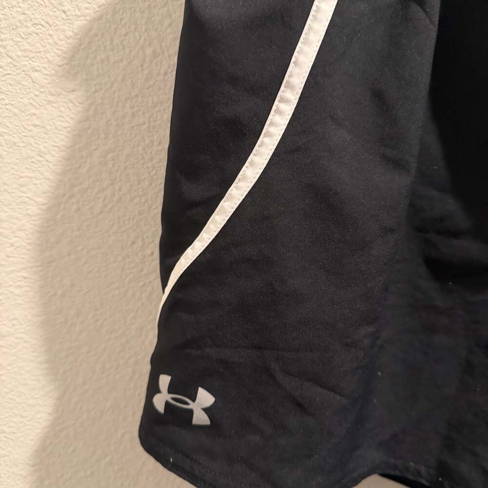 Under Armour Women's Fly-By 2.0 Running Shorts Black XL - Picture 2 of 4